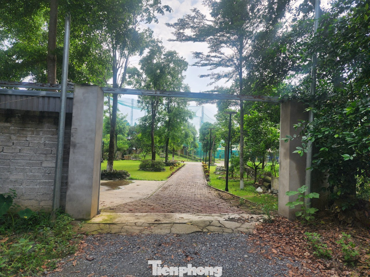 Khu vực cổng vào của sân tập golf Gia An.