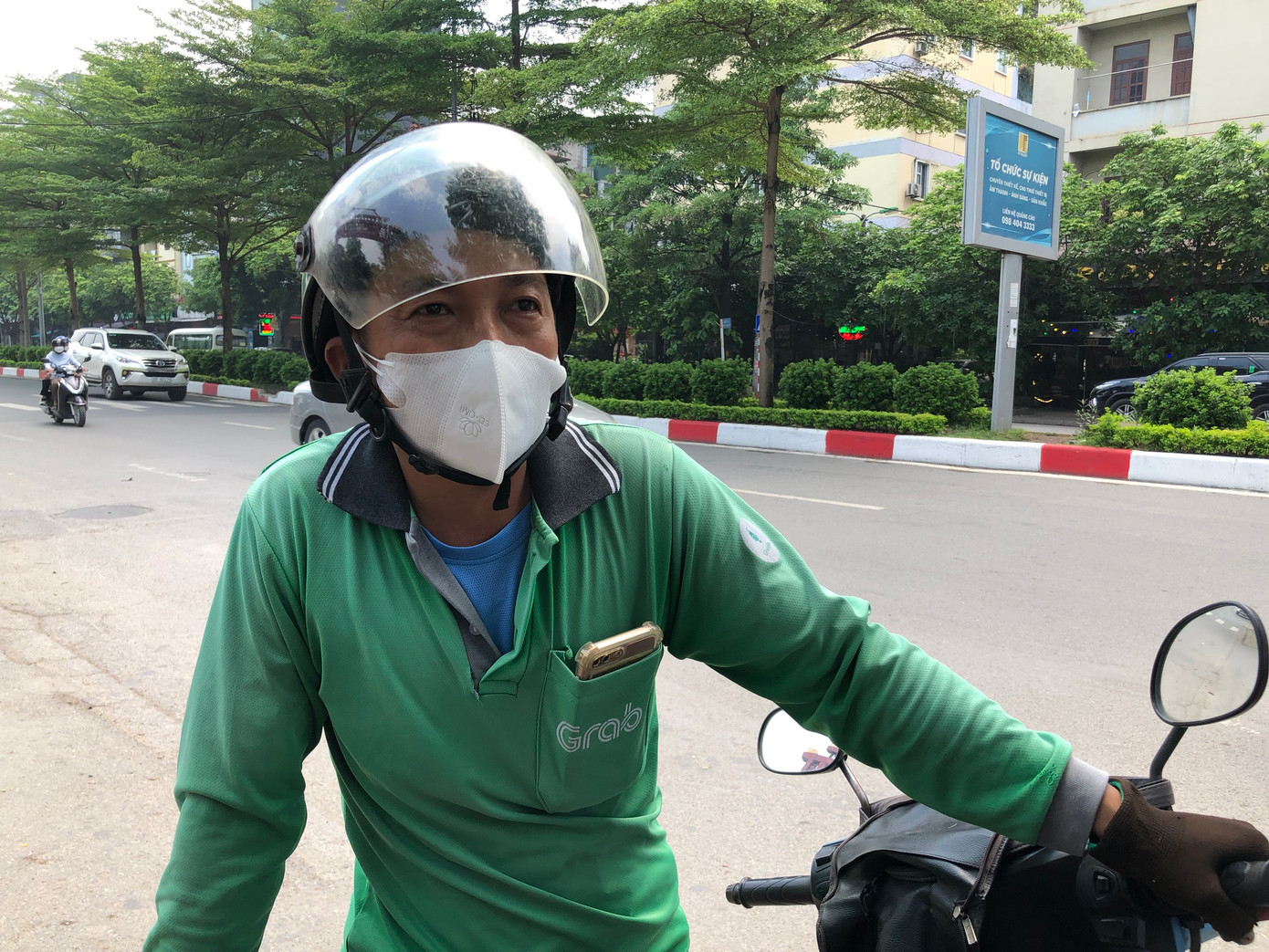 Người tài xế xe ôm chở miễn phí cho gia đình nạn nhân