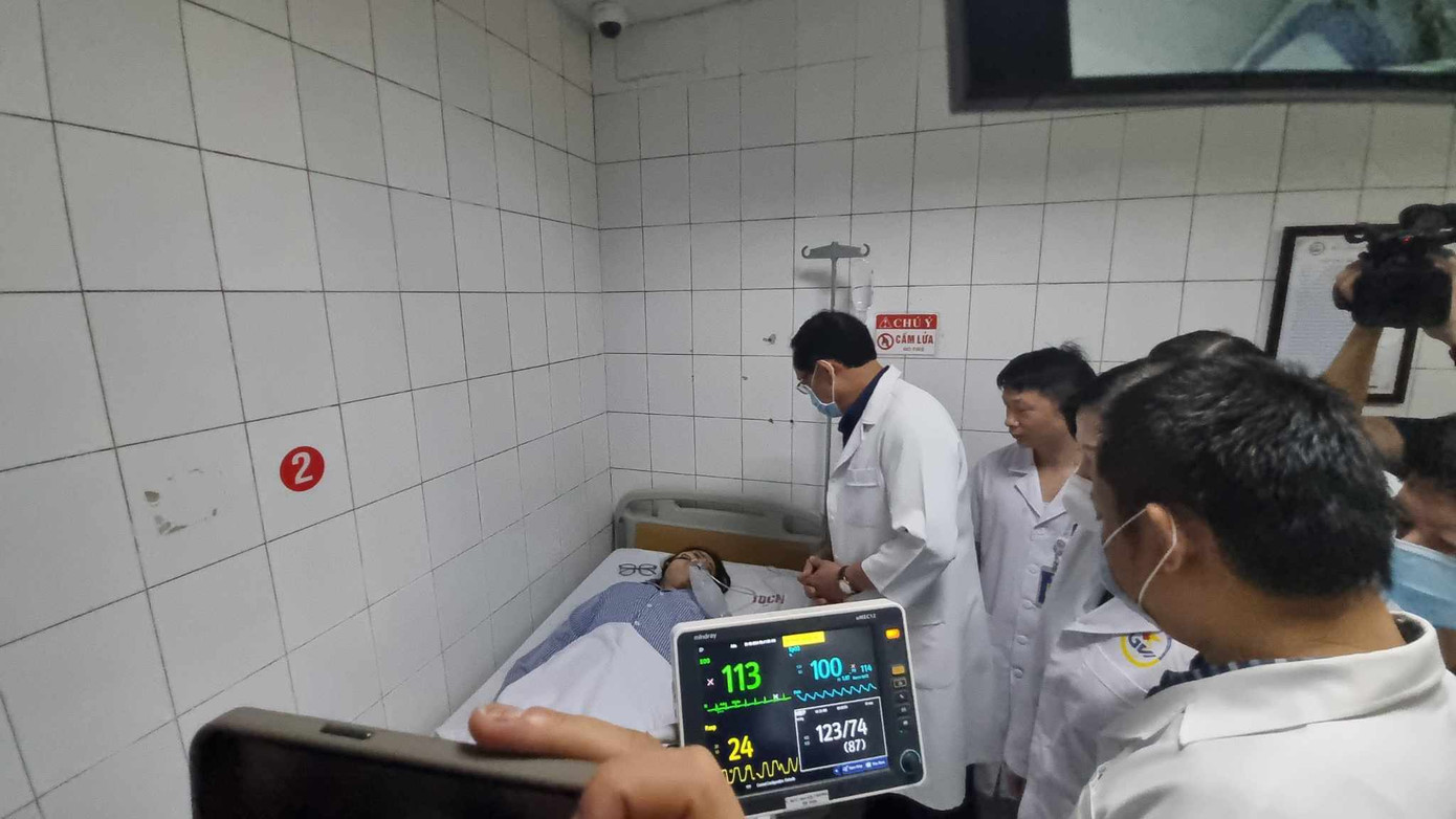 Phó Chủ tịch Quốc hội đến thăm bệnh nhân vụ cháy Phó Chủ tịch Quốc hội đến thăm bệnh nhân vụ cháy