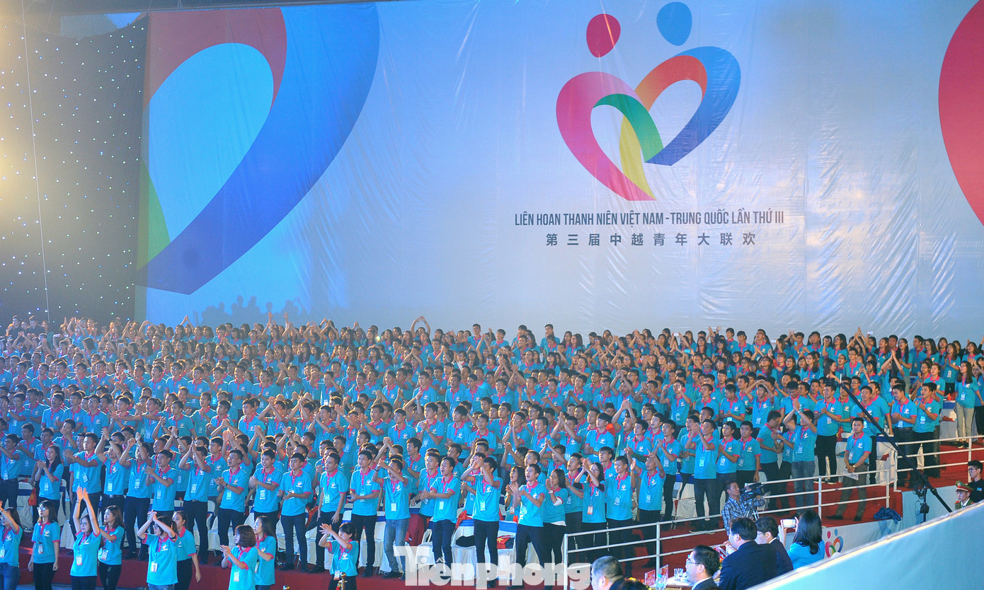 Chương trình giao lưu nghệ thuật Liên hoan Thanh niên Việt Nam - Trung Quốc lần thứ ba tại Việt Nam. Ảnh: Xuân Tùng Chương trình giao lưu nghệ thuật Liên hoan Thanh niên Việt Nam - Trung Quốc lần thứ ba tại Việt Nam. Ảnh: Xuân Tùng
