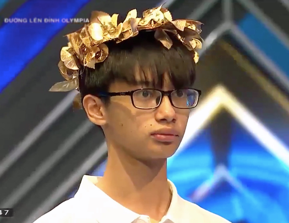 Hữu Tùng bước tiếp vào vòng thi quý I Đường lên đỉnh Olympia 24 Hữu Tùng bước tiếp vào vòng thi quý I Đường lên đỉnh Olympia 24