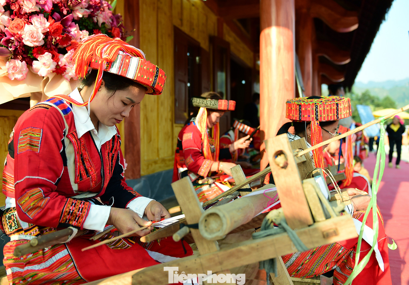 Cùng đồng bào các dân tộc Việt Nam, đồng bào Pà Thẻn với những bộ trang phục, phong tục, lễ hội... sinh sắc đã làm nên một dải non sông Việt Nam đa dạng sắc màu văn hóa.