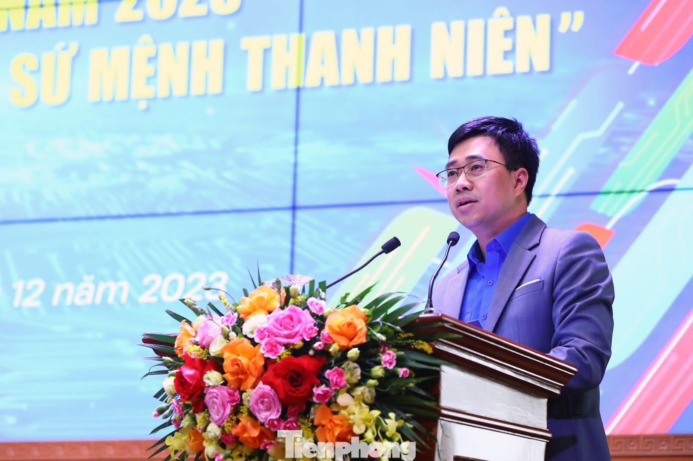 Anh Bùi Hoàng Tùng phát biểu khai mạc hội thi. Ảnh: CTV Anh Bùi Hoàng Tùng phát biểu khai mạc hội thi. Ảnh: CTV