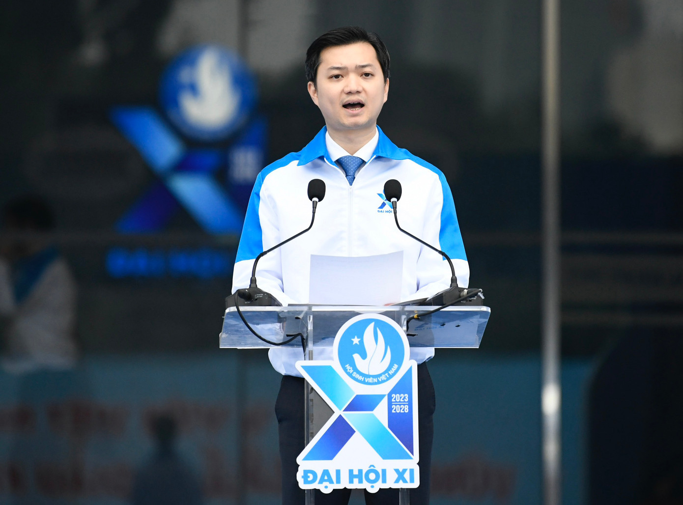 Anh Nguyễn Minh Triết phát biểu khai mạc triển lãm. Ảnh: Như Ý