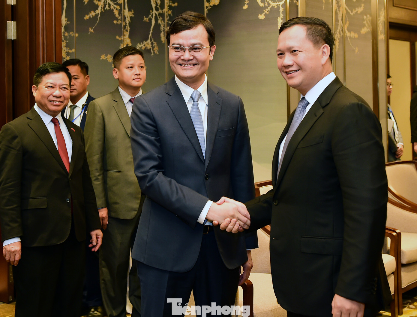 Bí thư thứ nhất T.Ư Đoàn Bùi Quang Huy và Thủ tướng Campuchia Hun Manet tại buổi gặp. Ảnh: Xuân Tùng