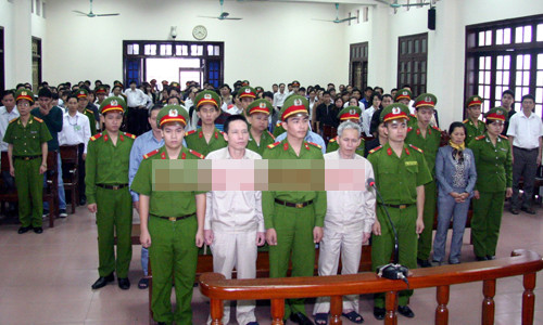 Toàn cảnh phiên tòa sáng nay (2/4)