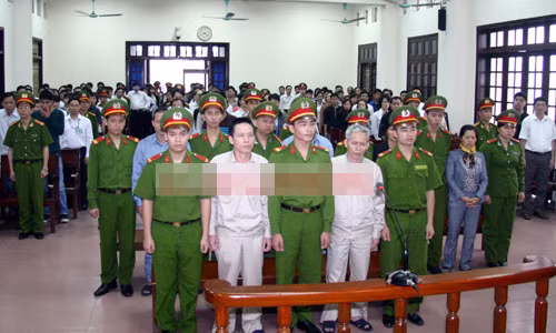 Toàn cảnh phiên tòa sáng nay (2/4)