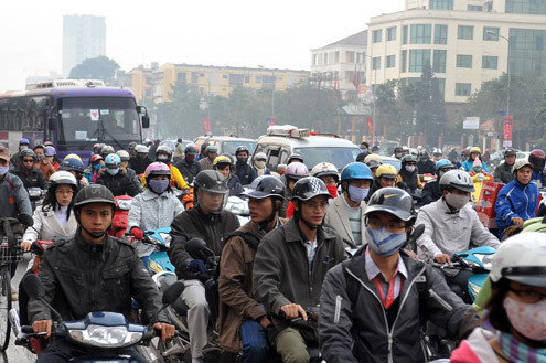 Dù trời giá rét nhưng tình trạng tắc đường vẫn không hề giảm