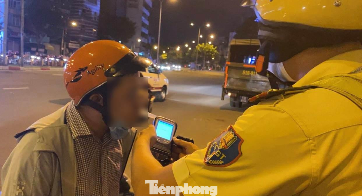 Với lỗi điều khiển phương tiện khi có nồng độ cồn vượt mức cho phép... Với lỗi điều khiển phương tiện khi có nồng độ cồn vượt mức cho phép...