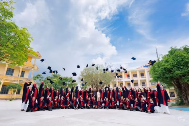 Bộ ảnh ‘kỷ yếu bố mẹ’ U50 gây bão cộng đồng mạng ảnh 10