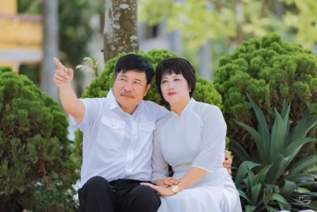 Bộ ảnh ‘kỷ yếu bố mẹ’ U50 gây bão cộng đồng mạng ảnh 9