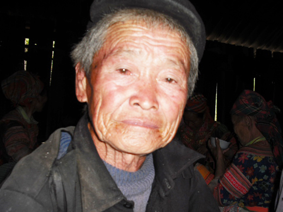 Ông Vàng Dìn Di là nhân chứng duy nhất còn lại của vụ nổ máy bay quân sự cách đây hơn nửa thế kỷ