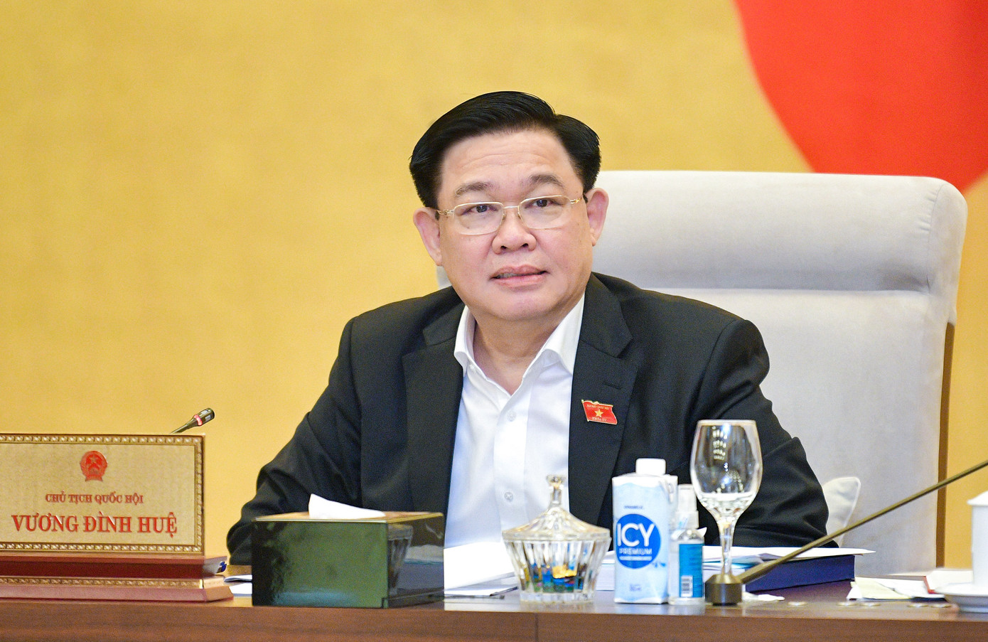 Chủ tịch Quốc hội Vương Đình Huệ phát biểu tại phiên họp