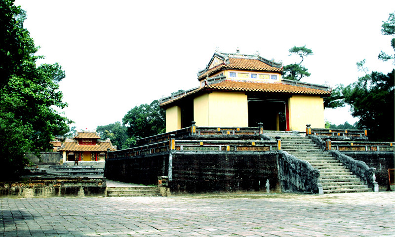 Gạch Bát Tràng được lát sân ở khu vực Bi Đình