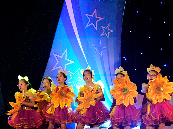 Ấn tượng màn biểu diễn ca khúc cách mạng của sinh viên ảnh 10