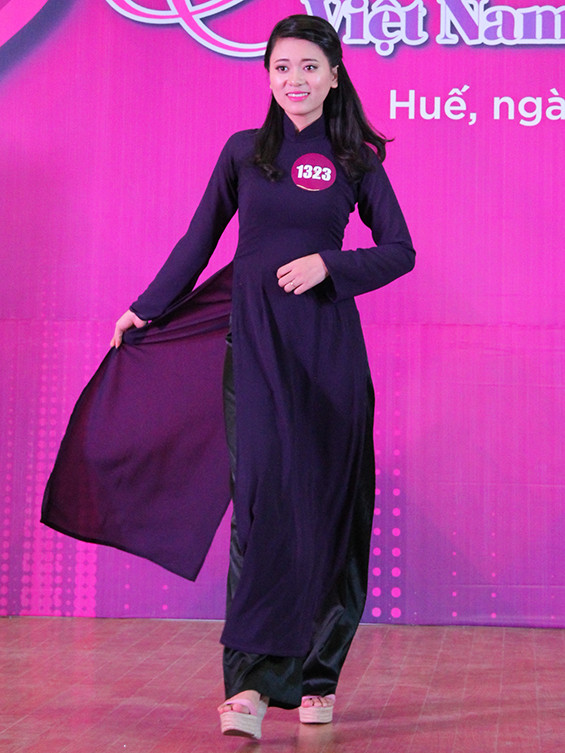 Ngắm nét thanh lịch nữ sinh xứ Huế ảnh 4