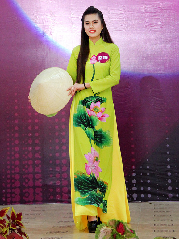 Duyên dáng nữ sinh trên xứ sở ngàn hoa Đà Lạt ảnh 6