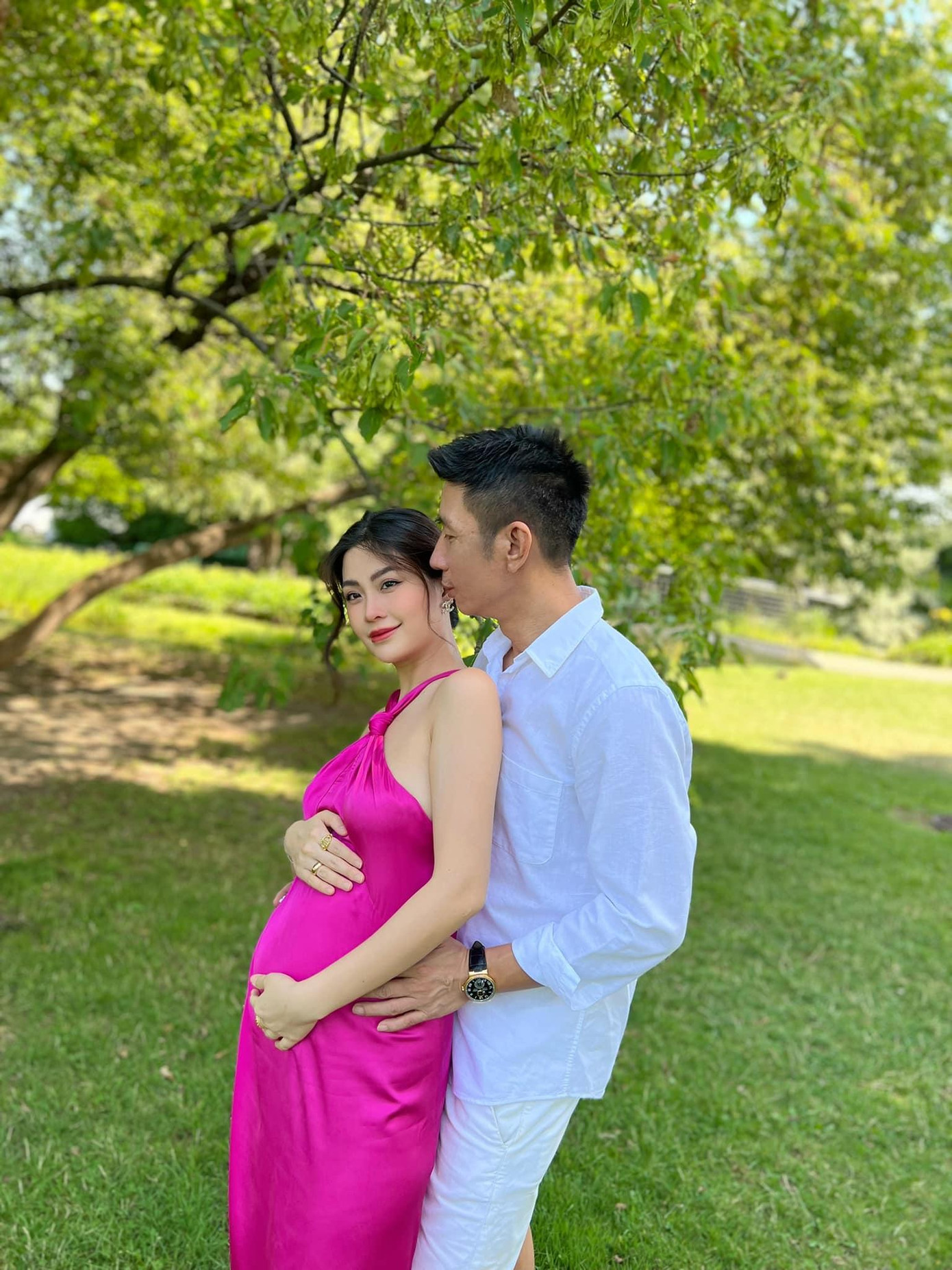 Người đẹp hào hứng chia sẻ mang thai bé thứ 2 sau khi cô công chúa đầu lòng đã cứng cáp.