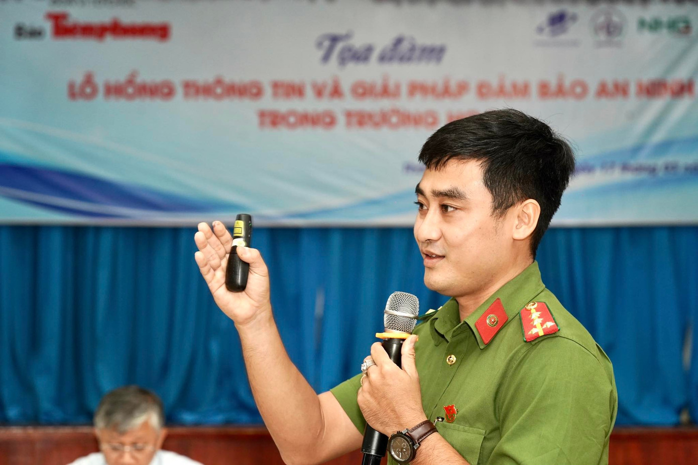 Đại úy Huỳnh Đỗ Tấn Thịnh - Phòng Cảnh sát hình sự Công an TPHCM Đại úy Huỳnh Đỗ Tấn Thịnh - Phòng Cảnh sát hình sự Công an TPHCM