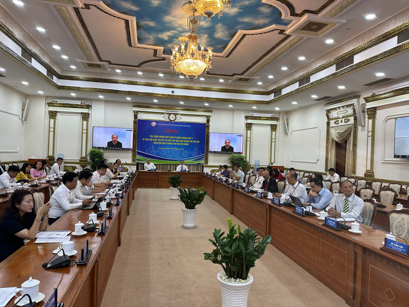 Quang cảnh hội nghị.