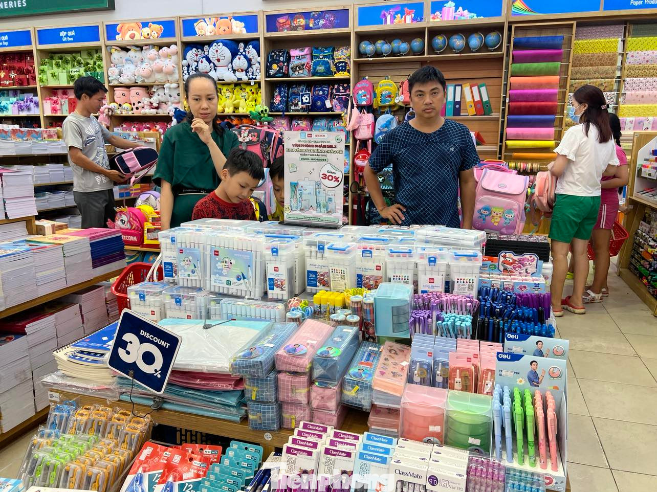 Dụng cụ học tập được giảm giá tới 30% Dụng cụ học tập được giảm giá tới 30%