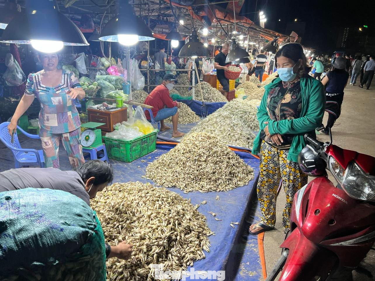 Sản phẩm có giá tăng cao hơn rất nhiều so với năm ngoái nhưng sức mua rất tốt. Sản phẩm có giá tăng cao hơn rất nhiều so với năm ngoái nhưng sức mua rất tốt.