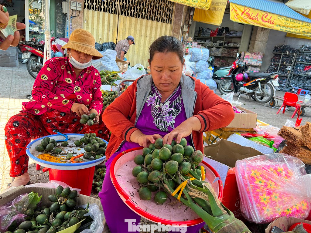 Những người bán trầu cau đều thừa kế nghề từ ông bà, cha mẹ.