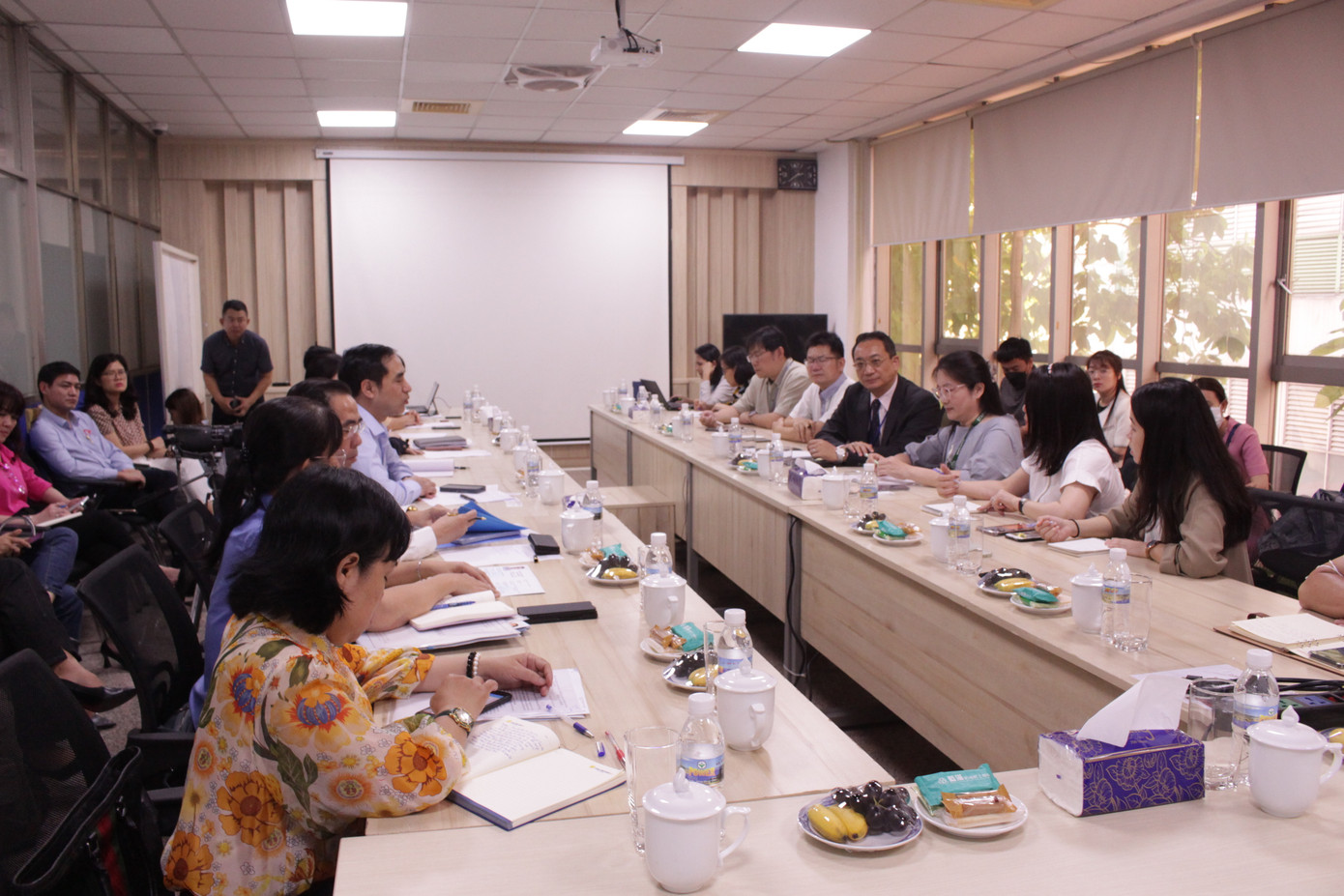 Đoàn công tác của Bộ LĐ-TB&XH làm việc tại Công ty PouYuen chiều 24/2. Đoàn công tác của Bộ LĐ-TB&XH làm việc tại Công ty PouYuen chiều 24/2.