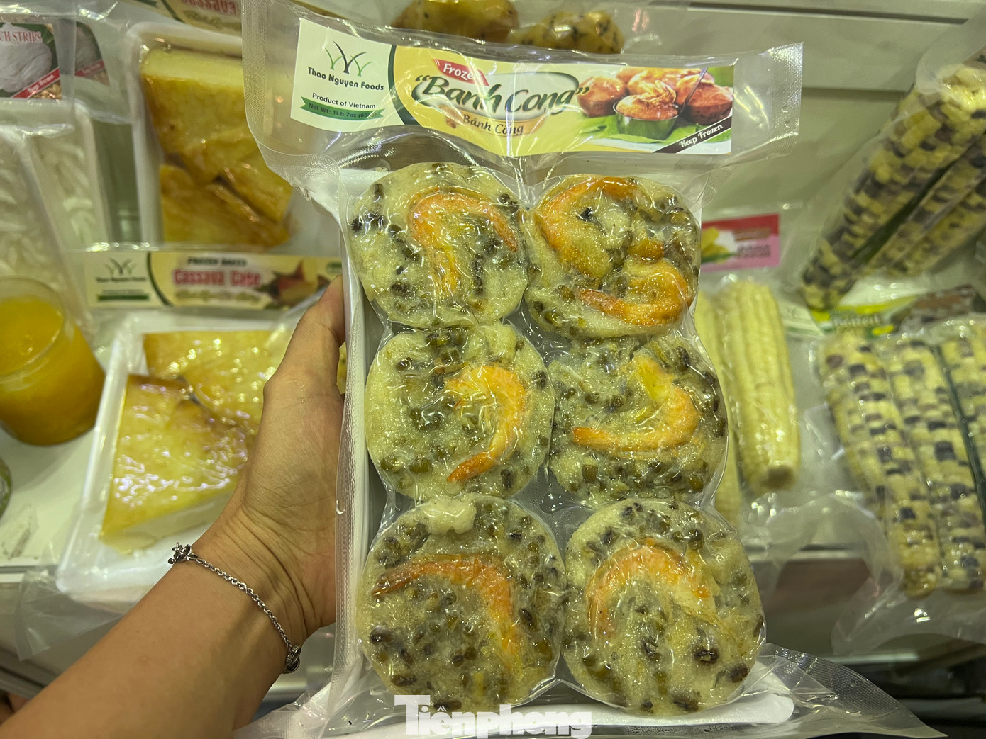 Bánh cống chỉ cần rã đông, làm nóng là có thể ăn ngay. Thời hạn sử dụng mỗi sản phẩm tới một năm. Bánh cống chỉ cần rã đông, làm nóng là có thể ăn ngay. Thời hạn sử dụng mỗi sản phẩm tới một năm.