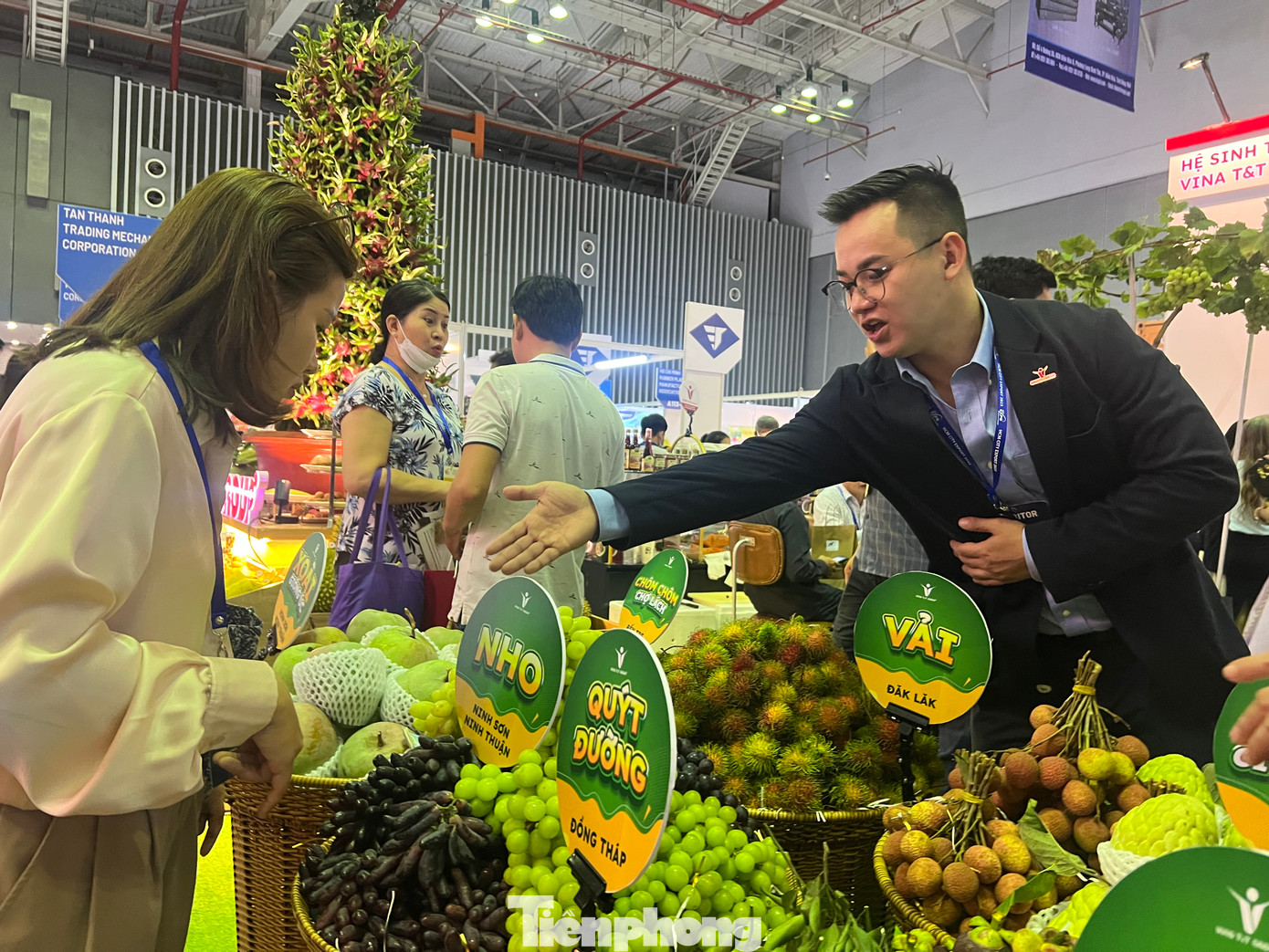 Nhiều nông sản như trái cây, rau củ... trong nước đã có mặt ở siêu thị nước ngoài Nhiều nông sản như trái cây, rau củ... trong nước đã có mặt ở siêu thị nước ngoài