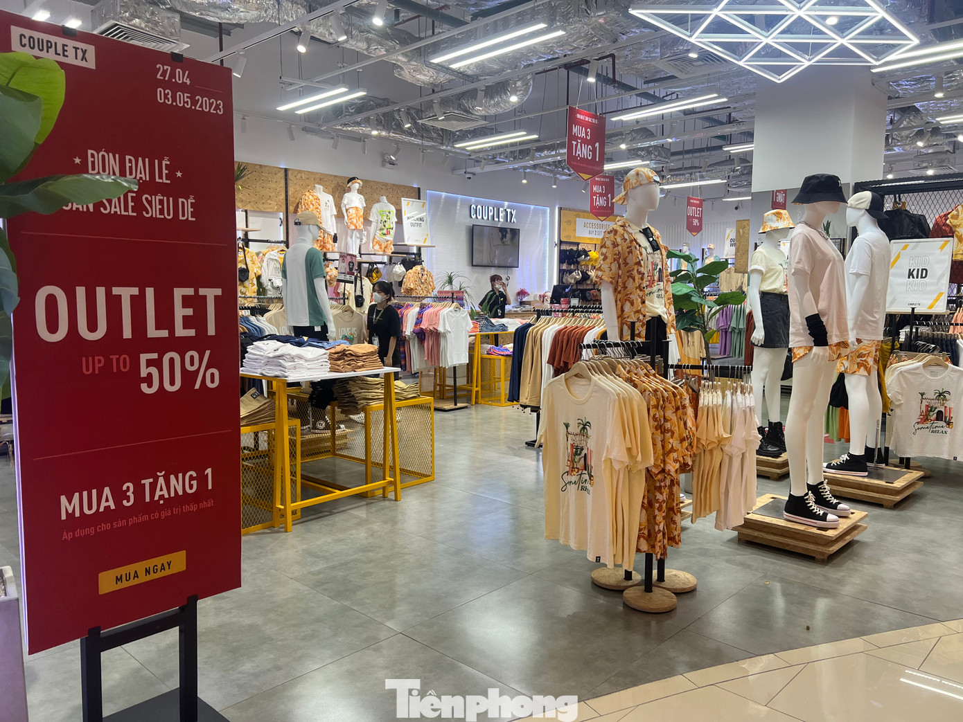 Cửa hàng khá vắng vẻ trong những ngày lễ Cửa hàng khá vắng vẻ trong những ngày lễ