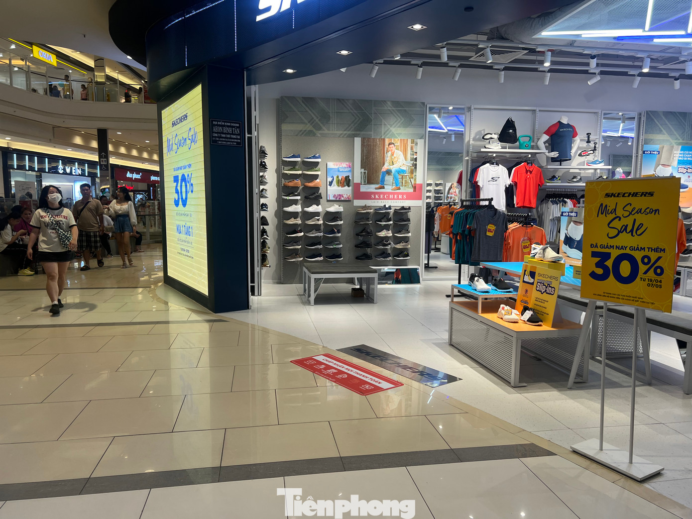 Sản phẩm đã giảm giá, nay còn giảm thêm 30% nhưng vẫn vắng khách mua Sản phẩm đã giảm giá, nay còn giảm thêm 30% nhưng vẫn vắng khách mua