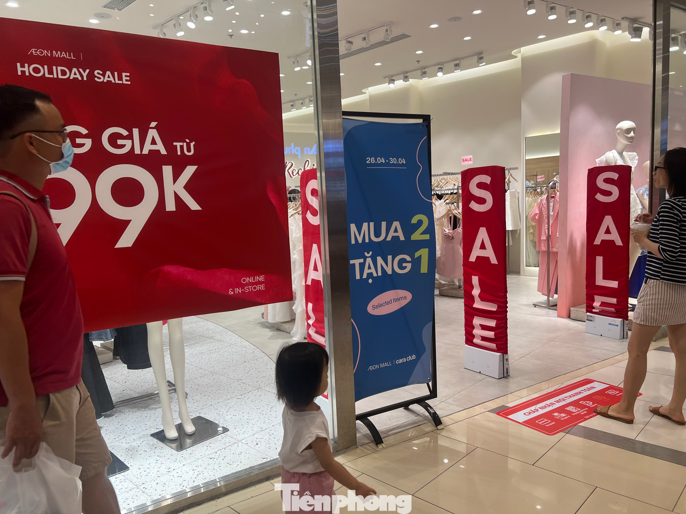 Shop thời trang đồng giá, mua 2 tặng 1 cũng chưa hấp dẫn nhiều khách hàng. Shop thời trang đồng giá, mua 2 tặng 1 cũng chưa hấp dẫn nhiều khách hàng.