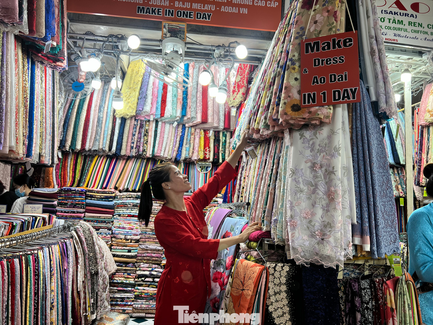 Chị Hoàng Hà hy vọng sau khi livestream, khách sẽ đến ủng hộ nhiều hơn.