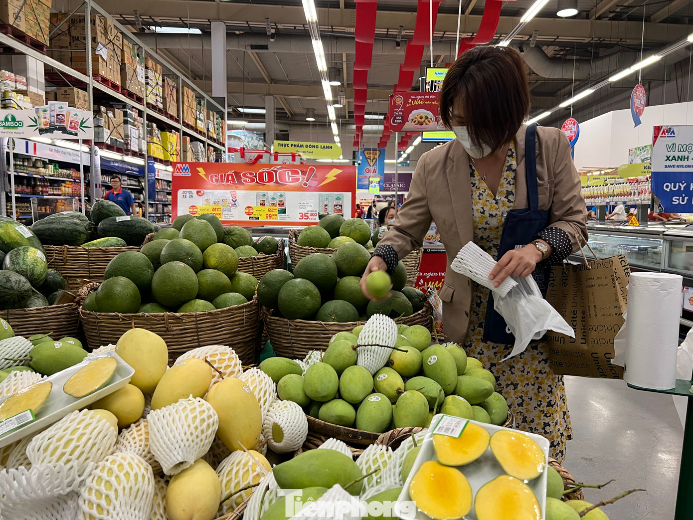 Xoài cát Hòa Lộc có mã vùng trồng được bày bán tại nhiều siêu thị ở TPHCM