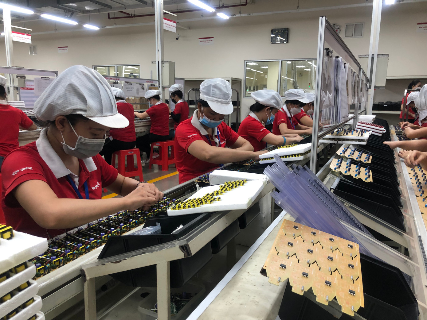 Các doanh nghiệp Việt khẩn trương chuyển đổi theo xu hướng xanh để hội nhập quốc tế.