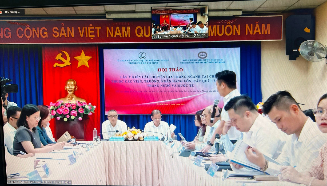 Các đại biểu góp ý giải pháp thu hút kiều hối về Việt Nam chiều 22/5