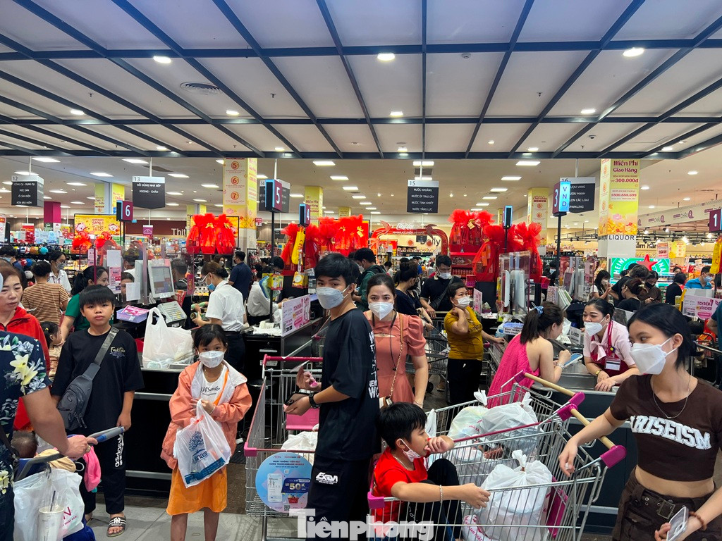 Mặc dù lượng khách rất đông nhưng không ai phải chờ đợi quá lâu.