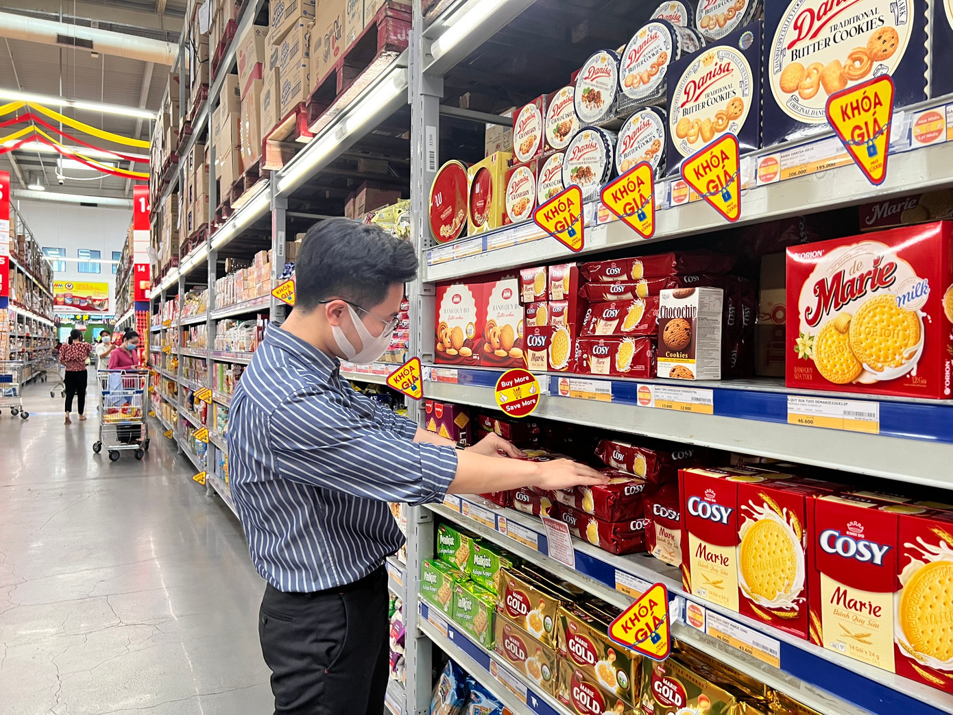 Nhiều siêu thị cam kết giữ giá nhiều mặt hàng ít nhất đến hết quý II/2023.