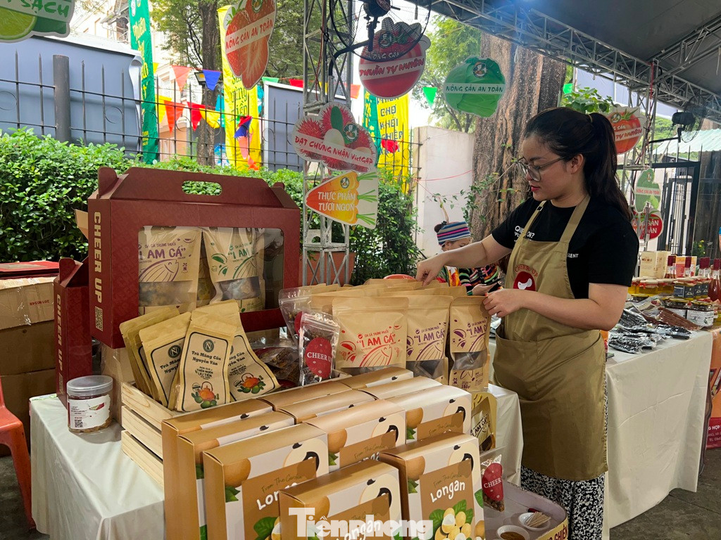 Snack da cá trứng muối độc lạ Snack da cá trứng muối độc lạ