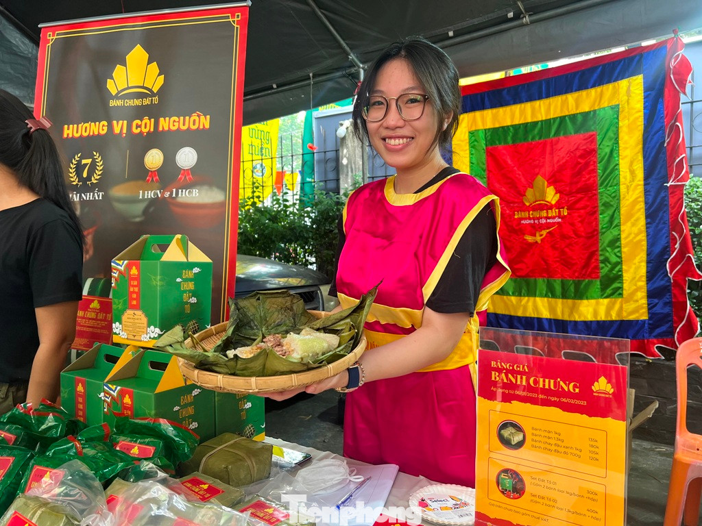 Bánh chưng Đất Tổ của Phú Thọ được giới thiệu đến khách hàng TPHCM dịp Tết 2023 Bánh chưng Đất Tổ của Phú Thọ được giới thiệu đến khách hàng TPHCM dịp Tết 2023