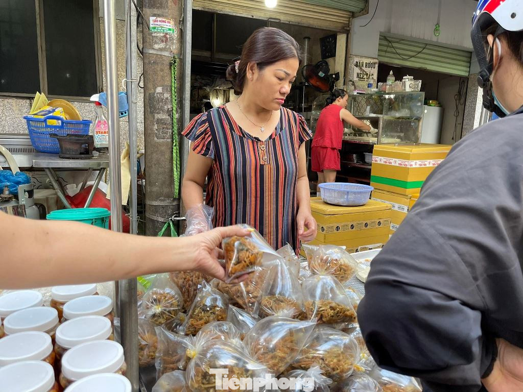 Thực phẩm chay đắt như tôm tươi trong ngày rằm tháng Giêng. Thực phẩm chay đắt như tôm tươi trong ngày rằm tháng Giêng.