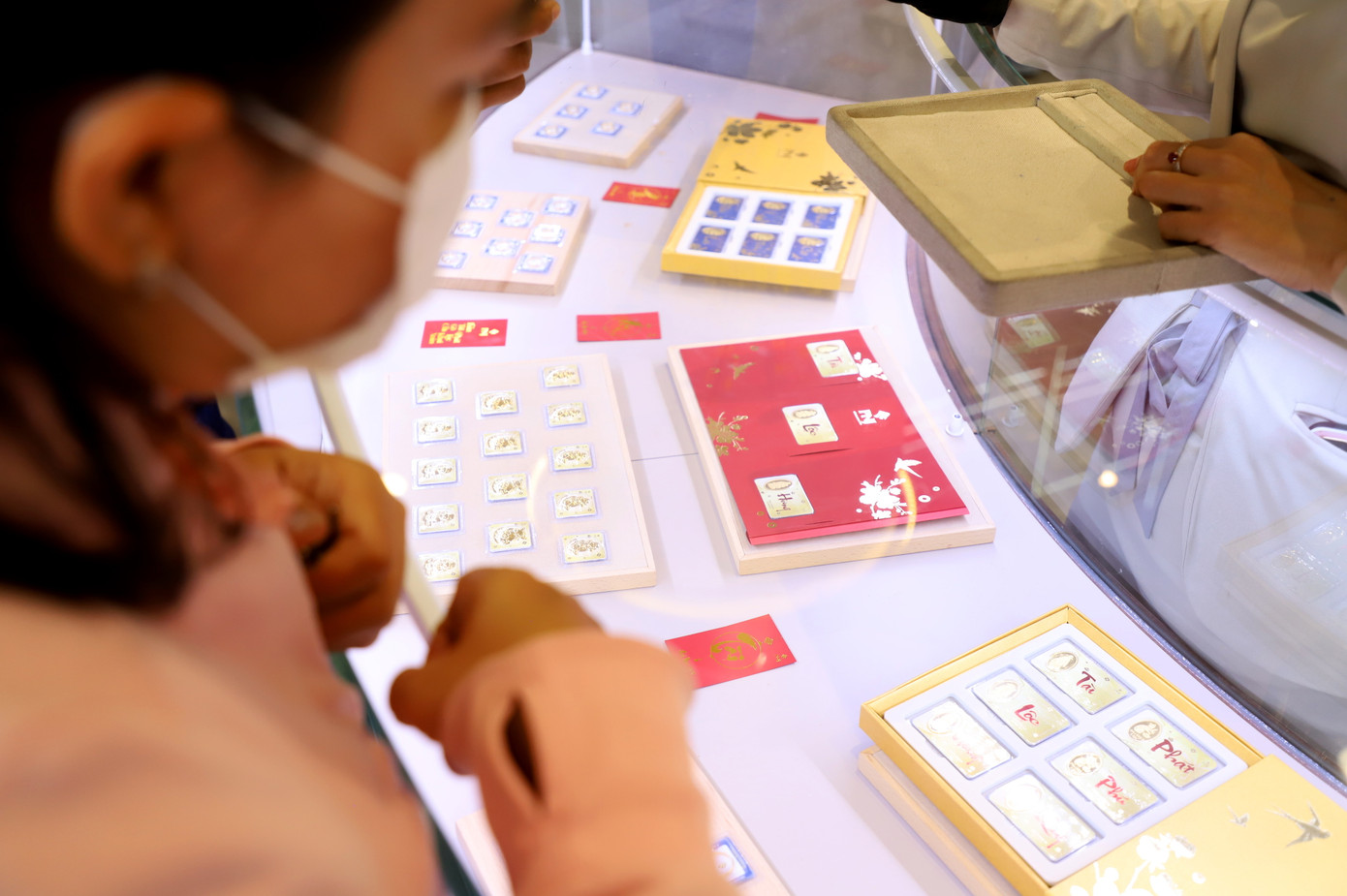 PNJ năm nay có nhiều mẫu mã theo linh vật của năm 2023 để phục vụ nhu cầu của khách hàng. PNJ năm nay có nhiều mẫu mã theo linh vật của năm 2023 để phục vụ nhu cầu của khách hàng.