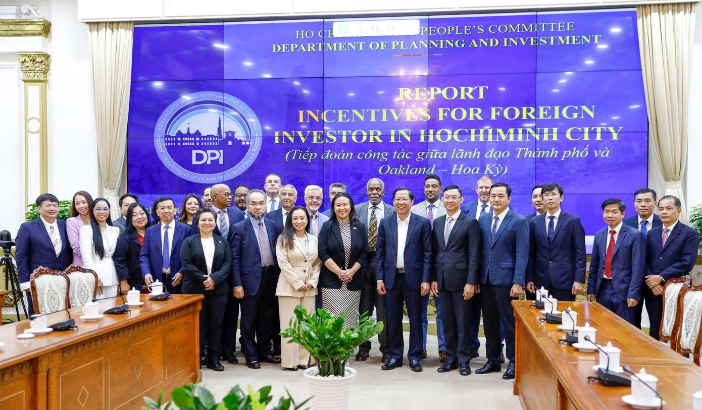 Chủ tịch UBND TPHCM Phan Văn Mãi đón tiếp đoàn doanh nghiệp Mỹ do bà Sheng Thao - Thị trưởng TP Oakland làm trưởng đoàn.