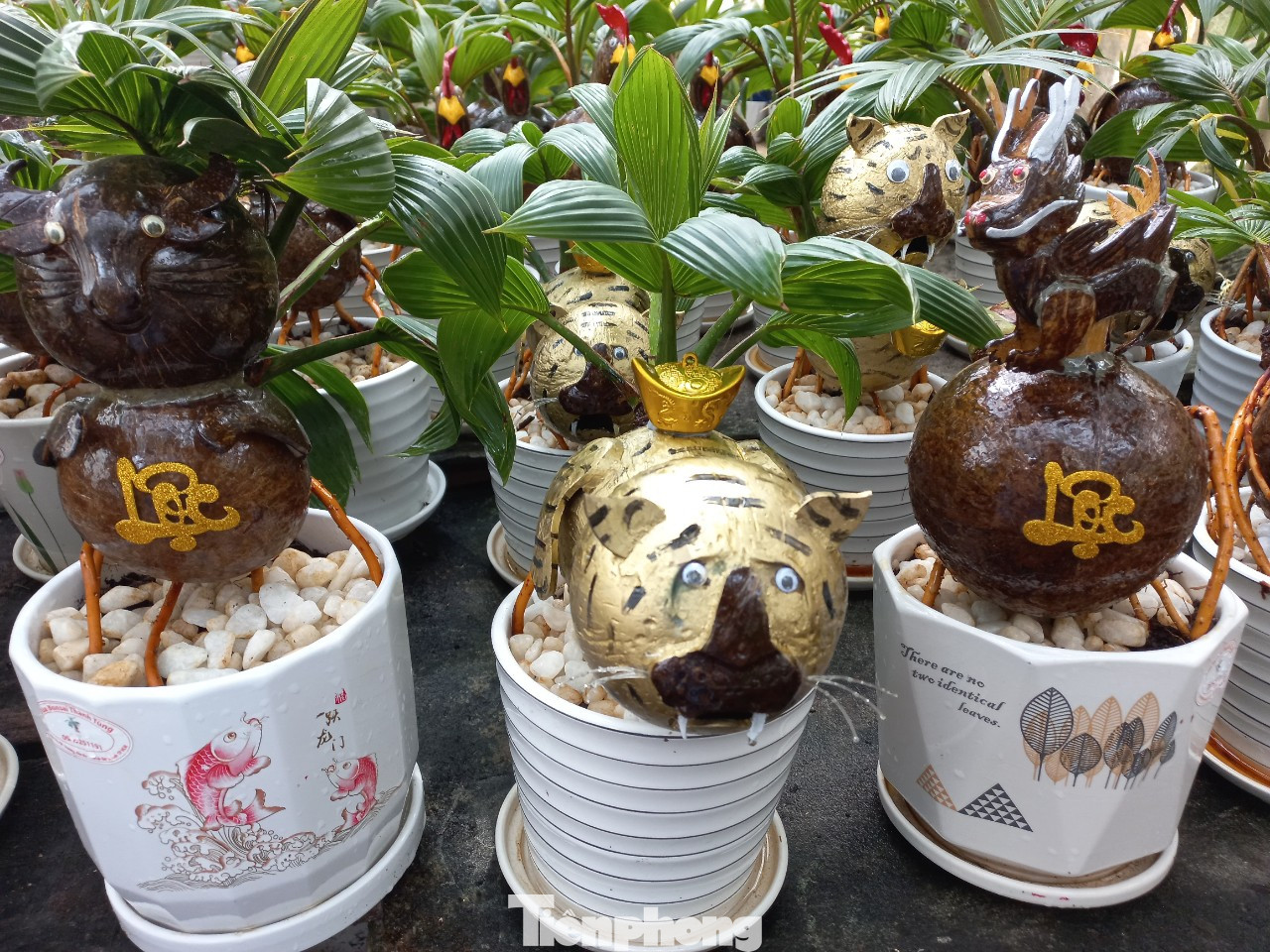 Ngoài linh vật mèo phục vụ Tết 2023, anh Tùng còn có đủ bộ sưu tập 12 con giáp ngộ nghĩnh để khách hàng lựa chọn theo yêu cầu, sở thích.