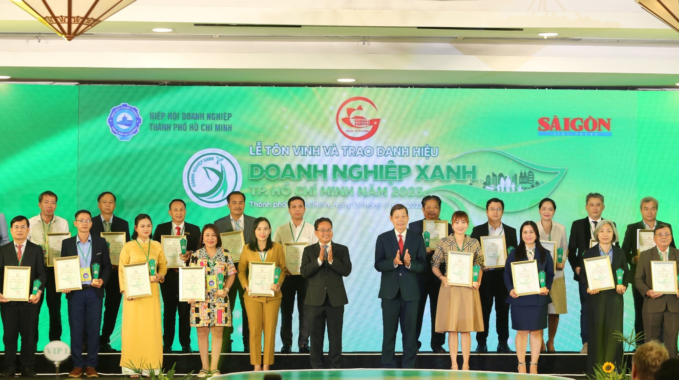 Lần đầu tiên, TPHCM trao giải doanh nghiệp xanh. Lần đầu tiên, TPHCM trao giải doanh nghiệp xanh.