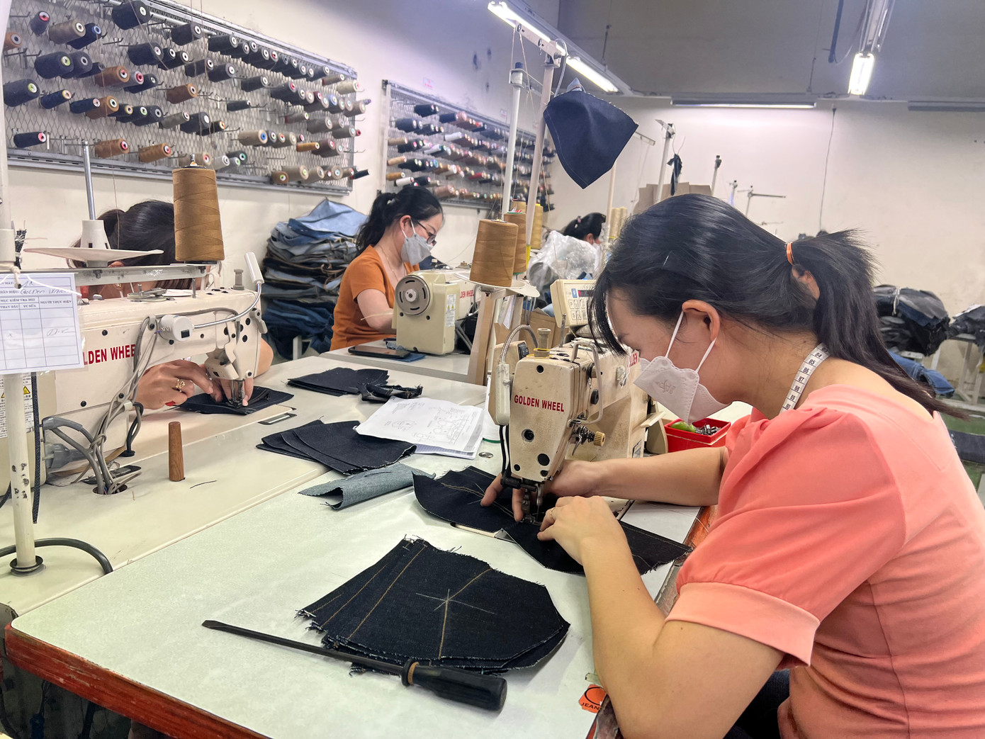 Nếu được thông qua nghị quyết mới về cơ chế đặc thù, Thành phố sẽ cân đối đảm bảo nguồn lực nguồn vốn đầu tư công từ ngân sách thành phố để bổ sung nguồn vốn cho vay hỗ trợ giảm nghèo và cho vay giải quyết việc làm trên địa bàn. Nếu được thông qua nghị quyết mới về cơ chế đặc thù, Thành phố sẽ cân đối đảm bảo nguồn lực nguồn vốn đầu tư công từ ngân sách thành phố để bổ sung nguồn vốn cho vay hỗ trợ giảm nghèo và cho vay giải quyết việc làm trên địa bàn.