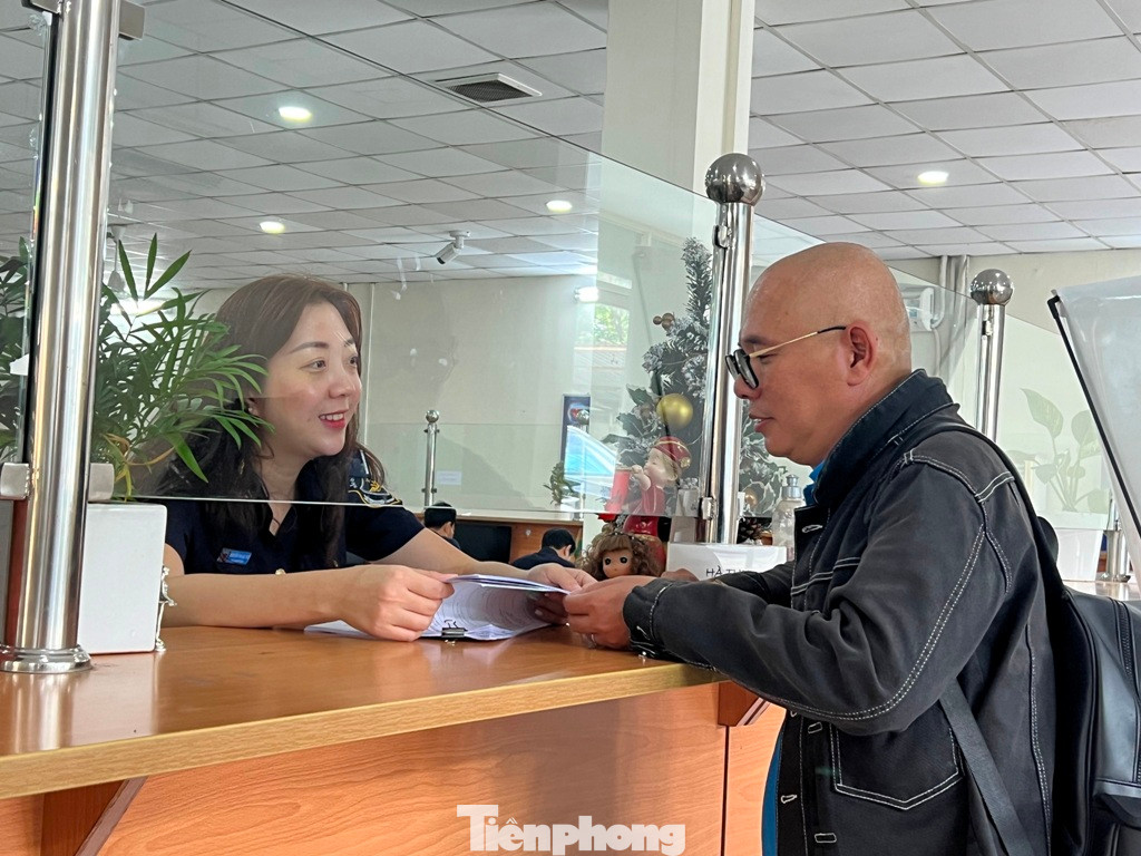 Doanh nghiệp không phải chờ đợi lâu khi đến làm thủ tục xuất nhập khẩu trong những ngày giáp Tết.