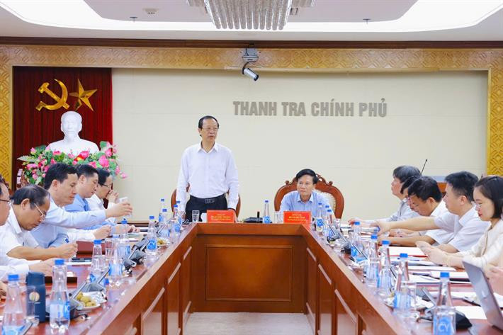 Quang cảnh buổi làm việc