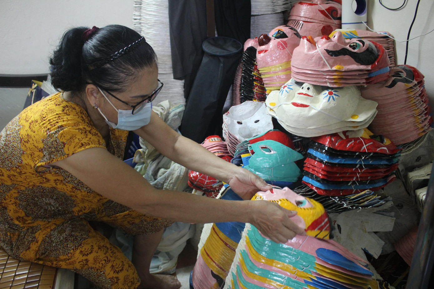 Mặt nạ giấy bồi thủ công ngày càng được giới trẻ lựa chọn. Mặt nạ giấy bồi thủ công ngày càng được giới trẻ lựa chọn.